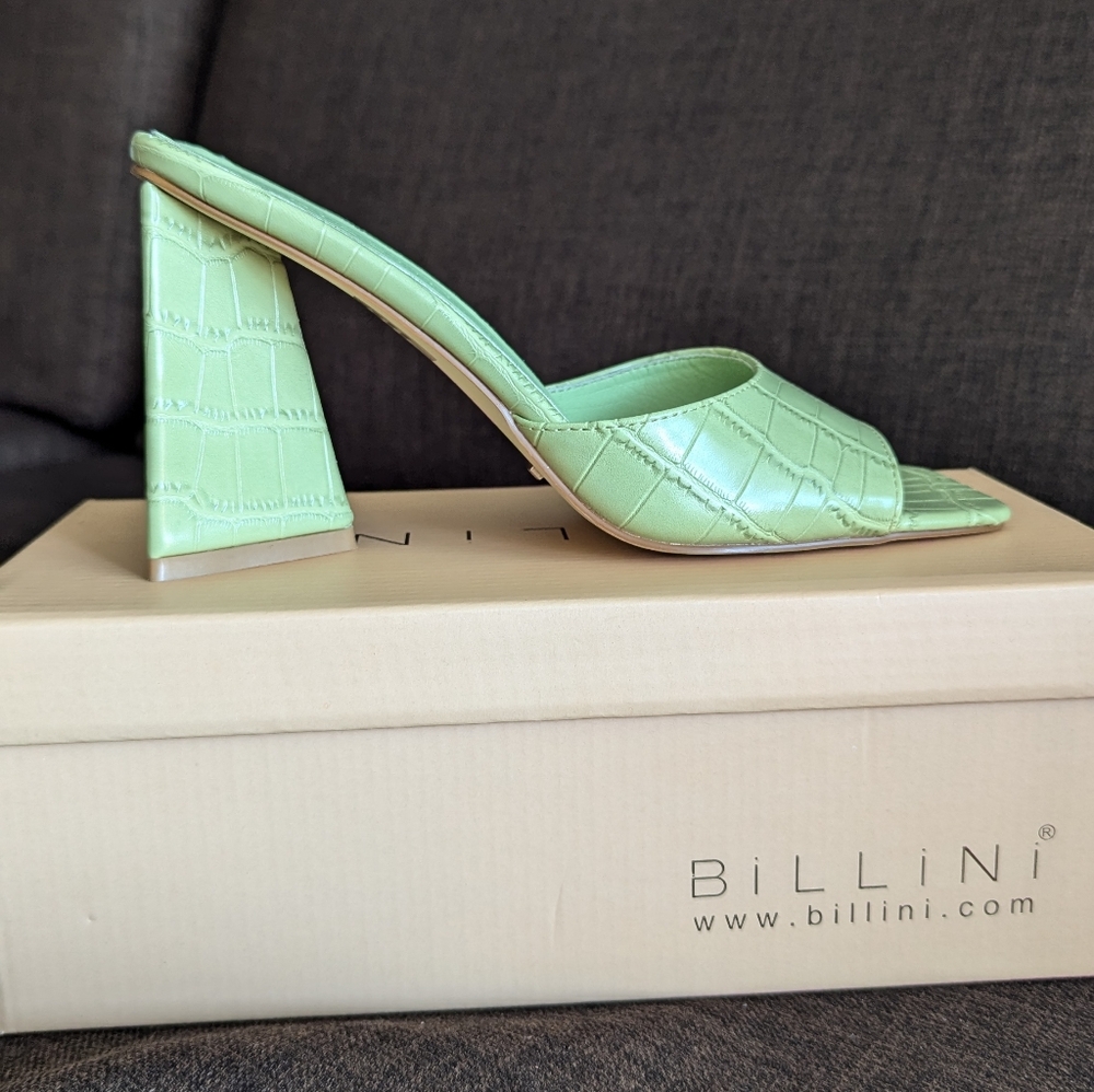 Billini light green summer sandals with triangle hilll